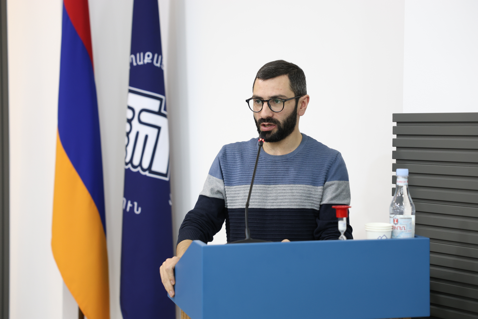 image-slide