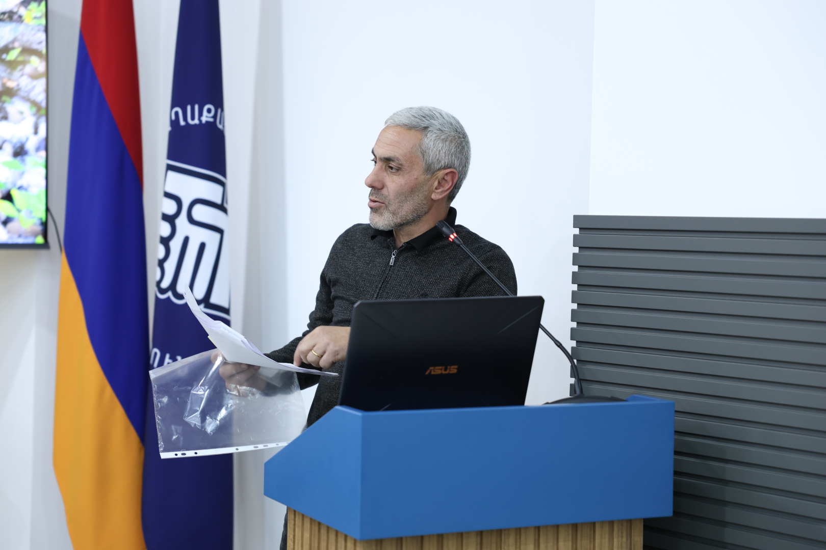 image-slide