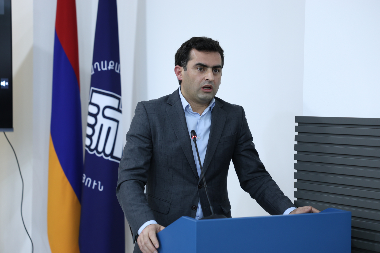 image-slide