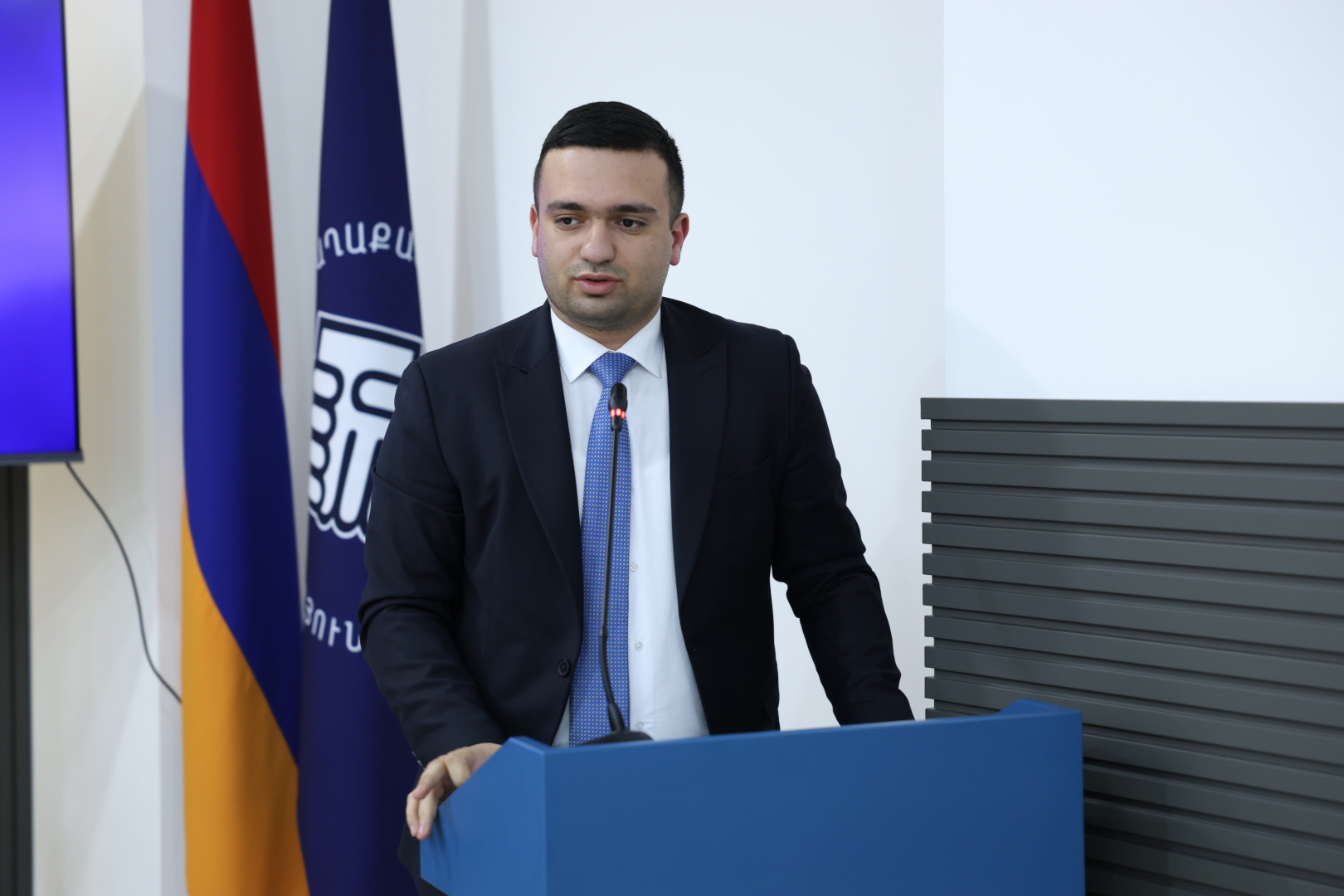 image-slide