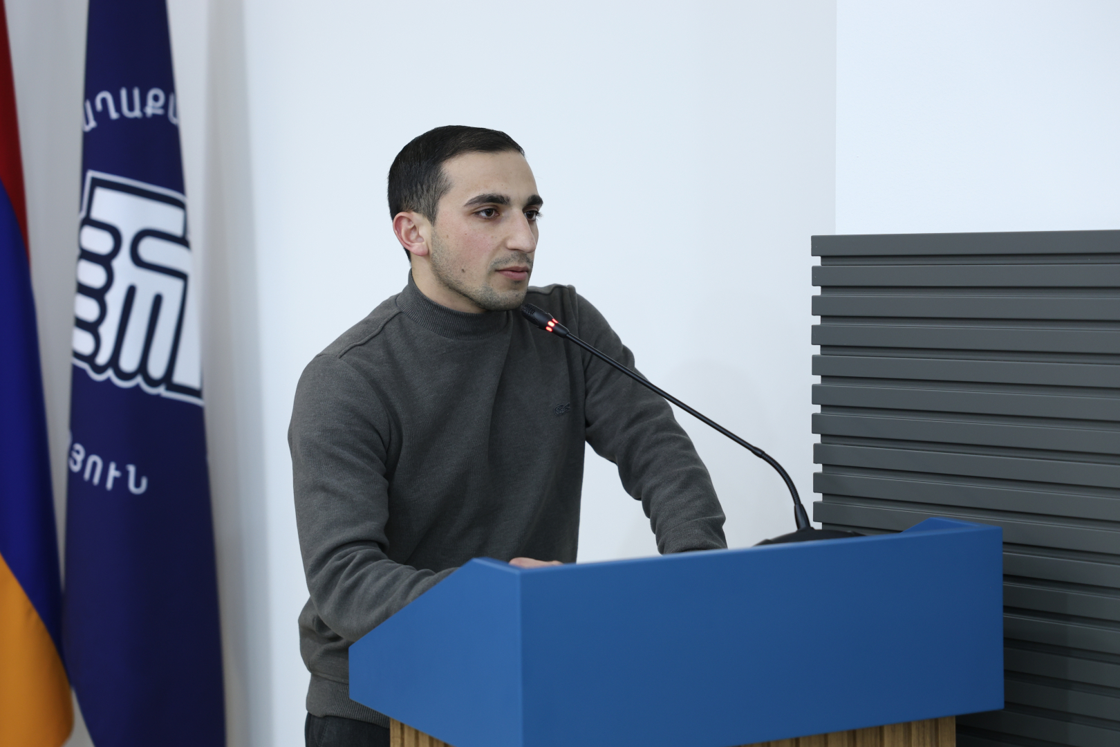 image-slide