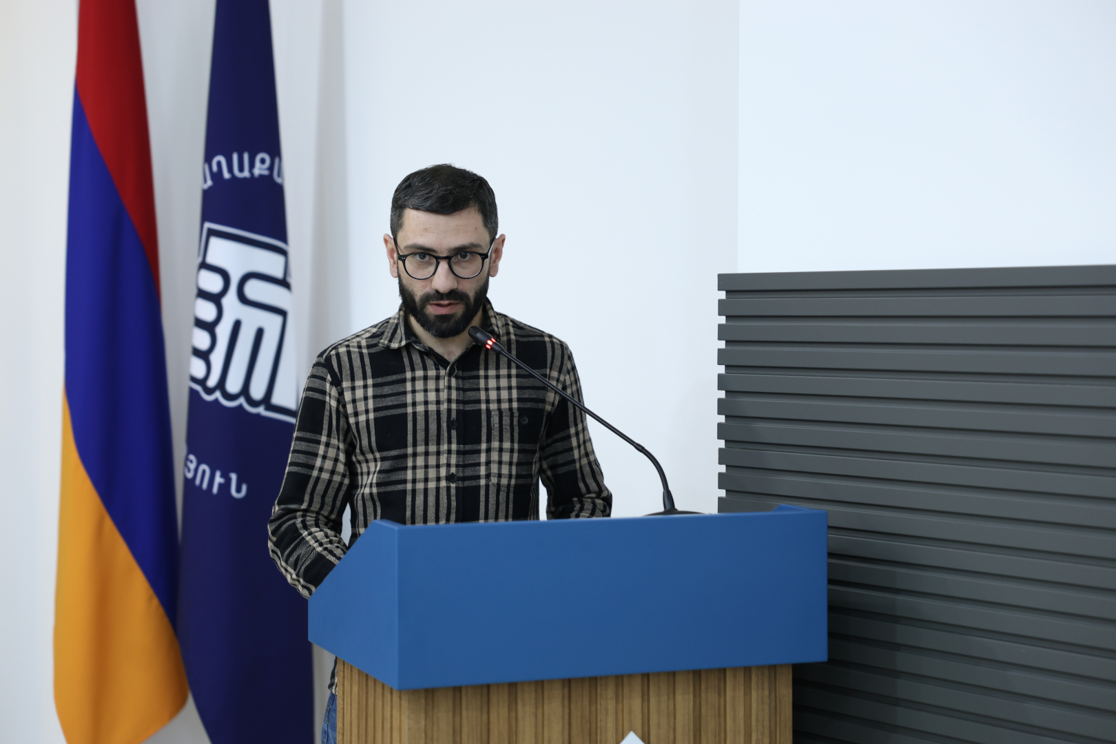 image-slide