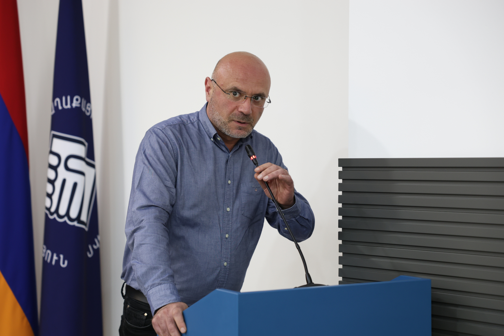 image-slide